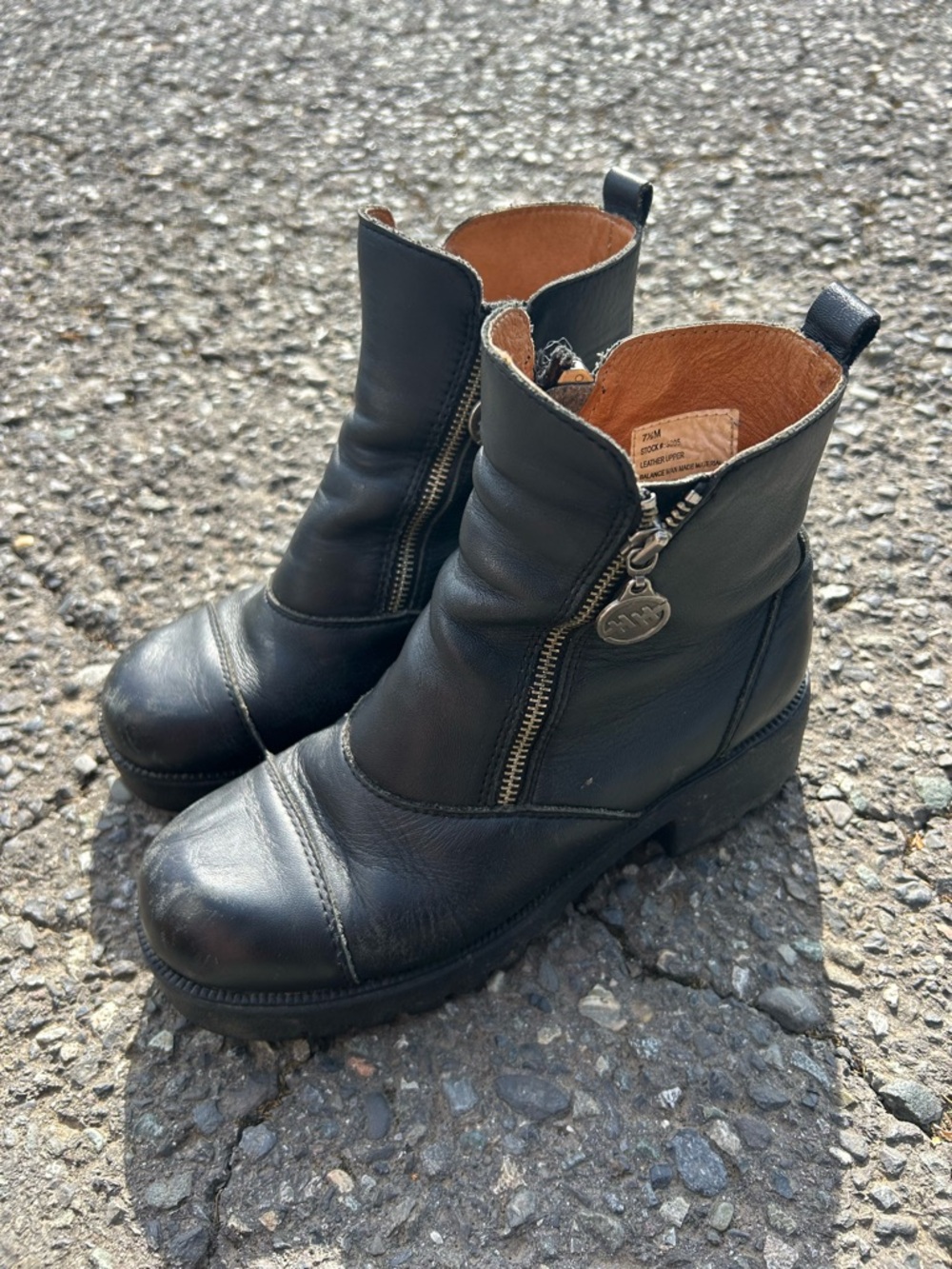 Double H Black Leather Side-Zip Moto Motorcycle Ankle Boots Sz 7.5 - Picture 3 of 11